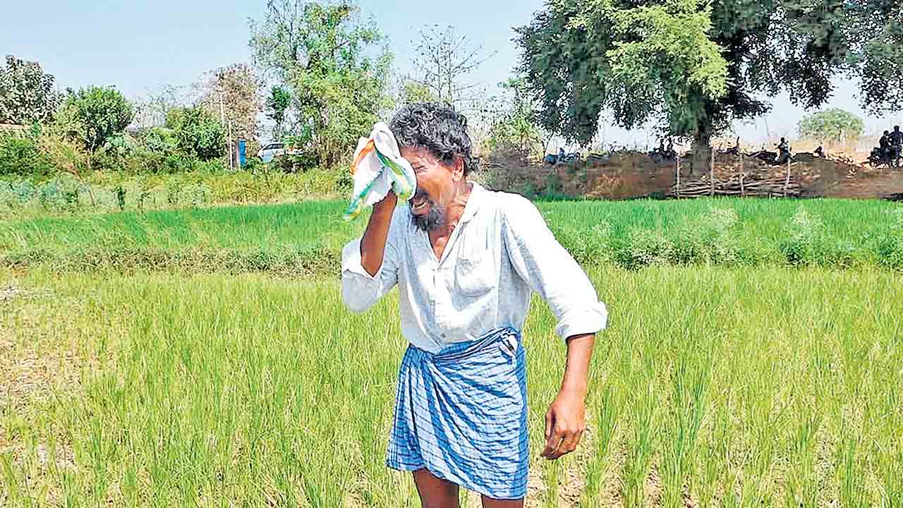 రైతుపై కాంగ్రెస్‌ కక్ష