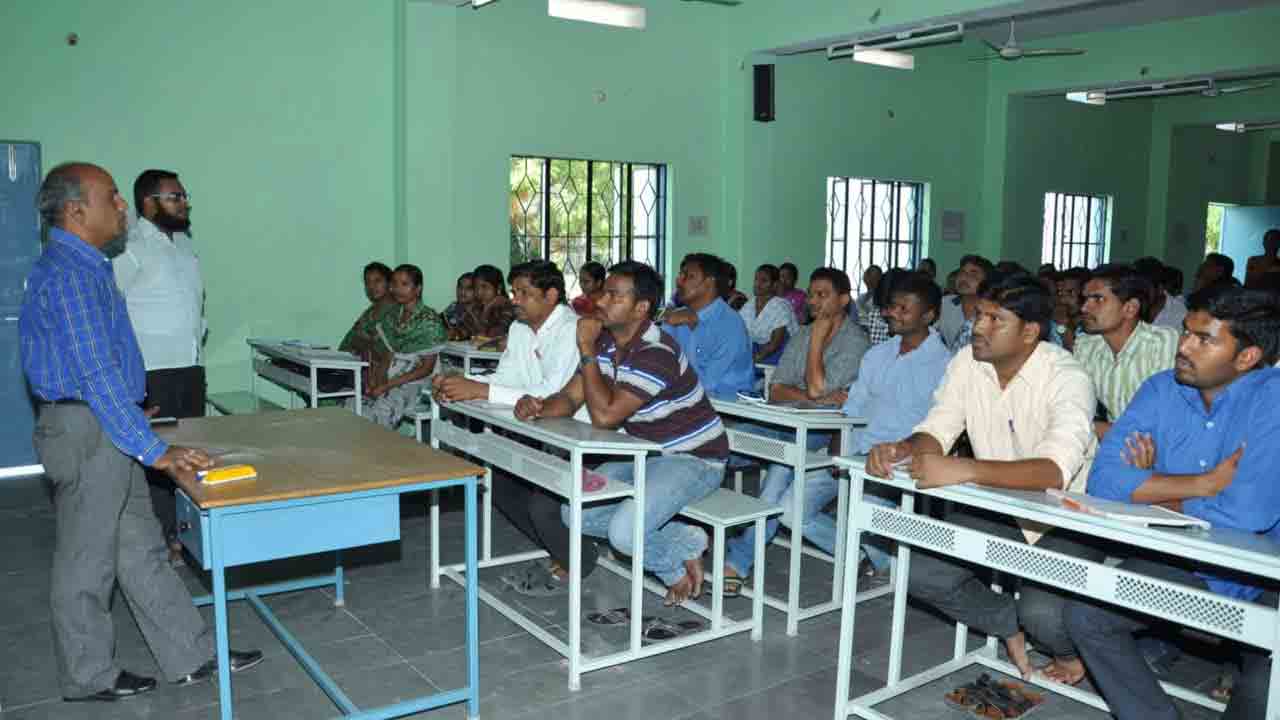 సివిల్స్‌కు ఎంపికైన ఎస్సీ స్టడీ సర్కిల్‌ అభ్యర్థులు