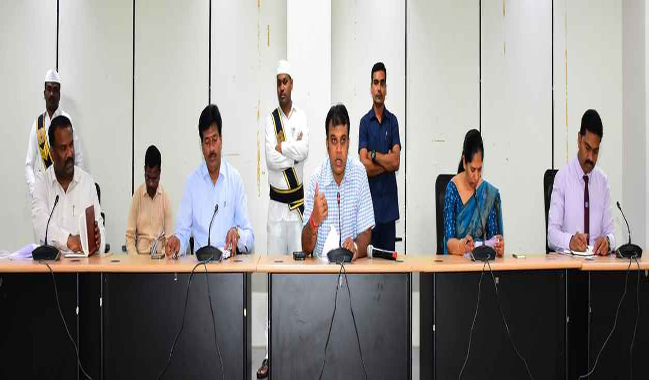 SIRICILLA | లక్ష్యం మేరకు యువ వికాస రుణాలను సకాలంలో పంపిణీ చేయాలి