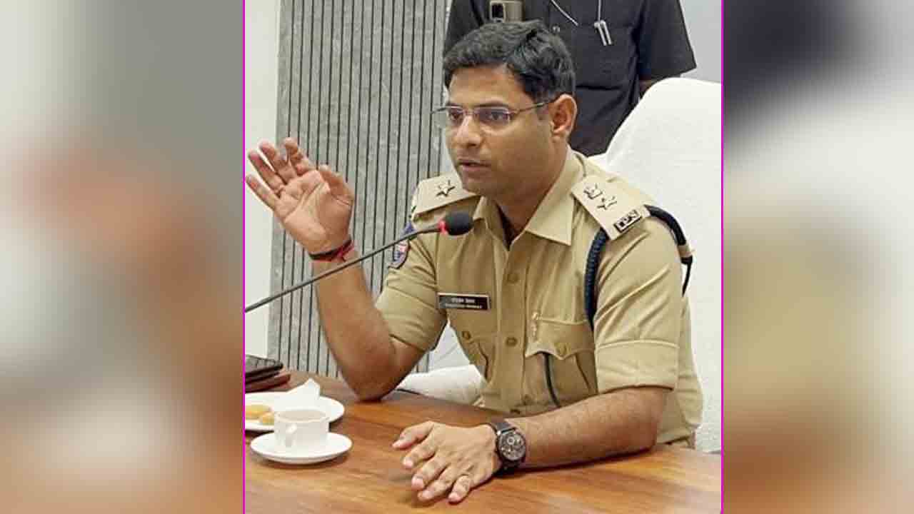 SP Paritosh Pankaj | రెచ్చగొట్టే వ్యాఖ్యలు చేస్తే కఠిన చర్యలు : ఎస్పీ పరితోష్‌ పంకజ్‌