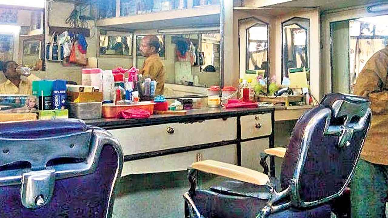 Free Current | వేల రూపాయల్లో బిల్లులు.. సెలూన్లు, లాండ్రీలకు ఉచిత విద్యుత్తు టెన్షన్‌