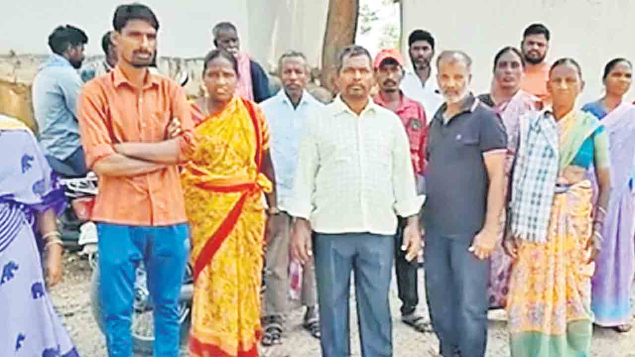 వేతనాలు ఇచ్చే వరకు పనులు చేయం