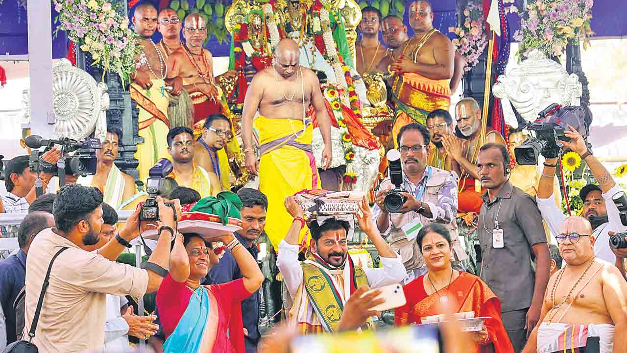 కల్యాణం.. కమనీయం.. భద్రాచలంలో నేత్రపర్వంగా సీతారాముల పరిణయం
