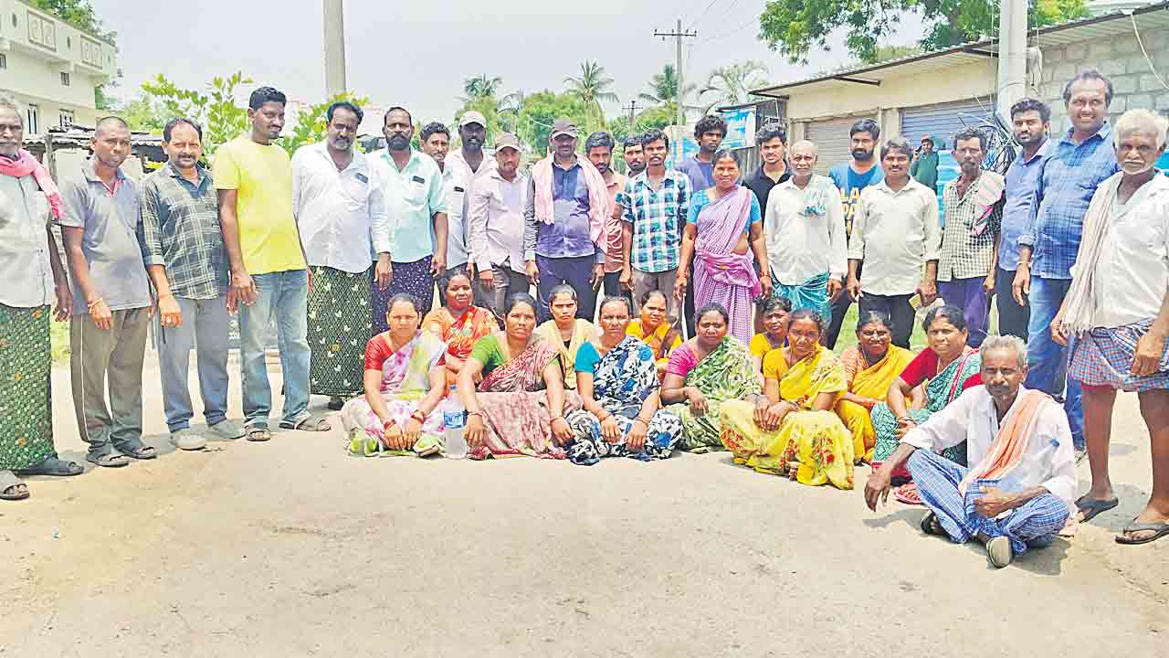 50 వేలిస్తేనే ఇందిరమ్మ ఇల్లు!