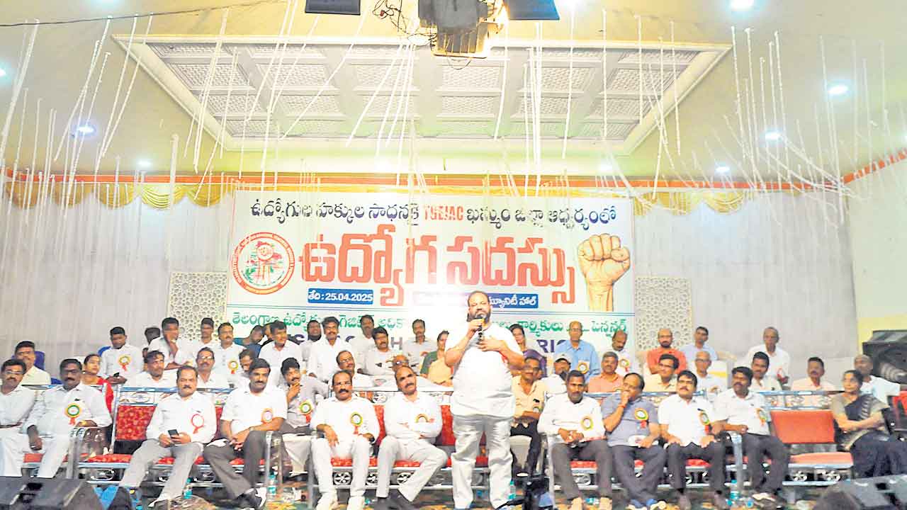 సమస్యలు పరిష్కరించకుంటే సత్తా చూపుతాం