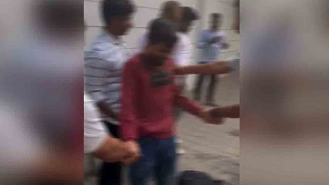 Techie tries to commit suicide | భార్య హింస భరించలేక.. గవర్నర్ నివాసం వద్ద టెక్కీ   ఆత్మహత్యాయత్నం