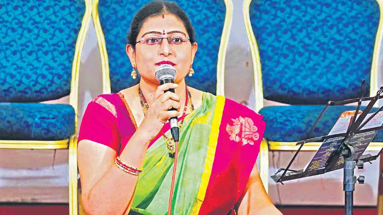 గజల్‌ వేదిక పై లలిత రాగం!