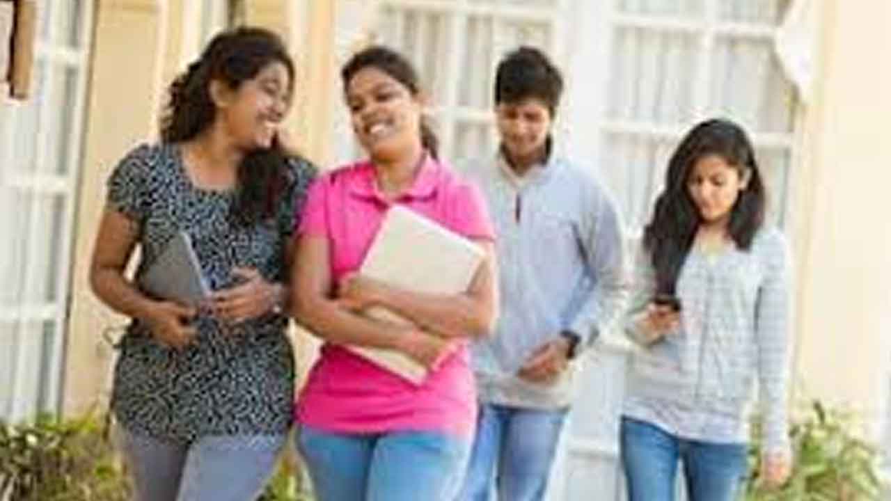 Degree Admissions | రెండు విడతల్లోనే డిగ్రీ అడ్మిషన్లు.. మరీ బీటెక్‌, బీ ఫార్మసీలో సీట్లు రాని వారి పరిస్థితేంటి?