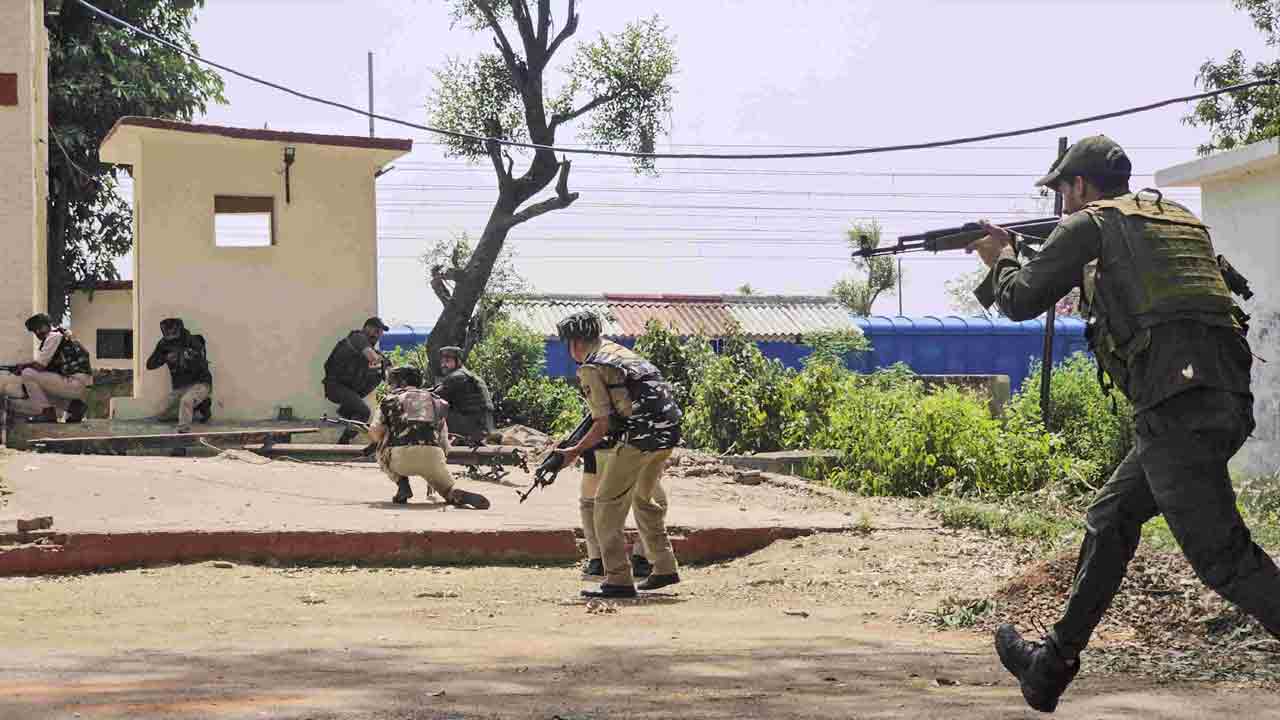 Terror attack | జమ్ముకశ్మీర్‌లో ఉగ్రవాదుల దాడి.. ముగ్గురు పర్యాటకులు దుర్మరణం