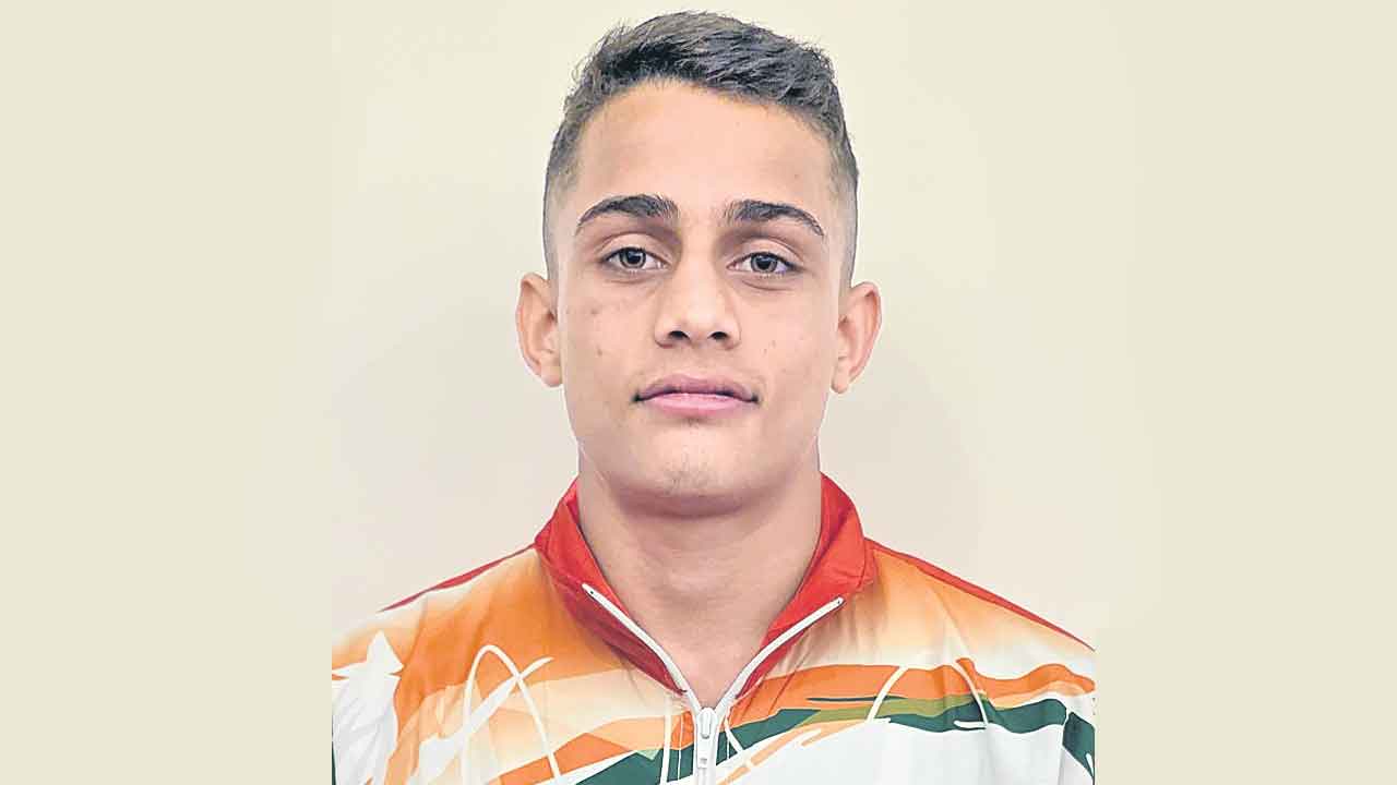 భారత బాక్సర్ల జోరు