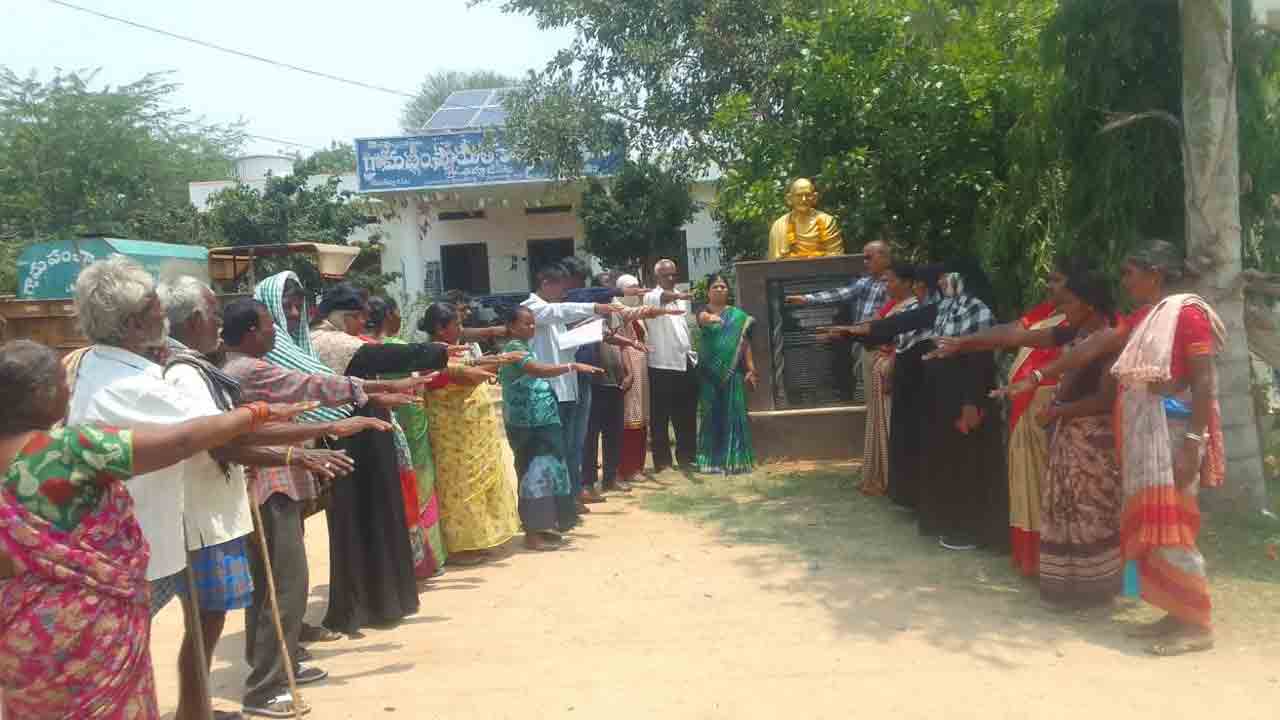 Panchayat Raj Day | ఘనంగా పంచాయతీరాజ్ దినోత్సవం.. హరితహారంలో మొక్కలు నాటుతామని ప్రతిజ్ఞ