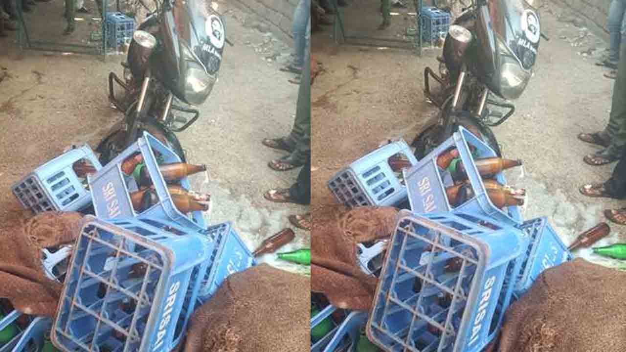 Taddy panchayat | ఆత్మకూరులో రచ్చకెక్కిన కల్లు పంచాయతీ.. కల్లు కేసుల ధ్వంసం