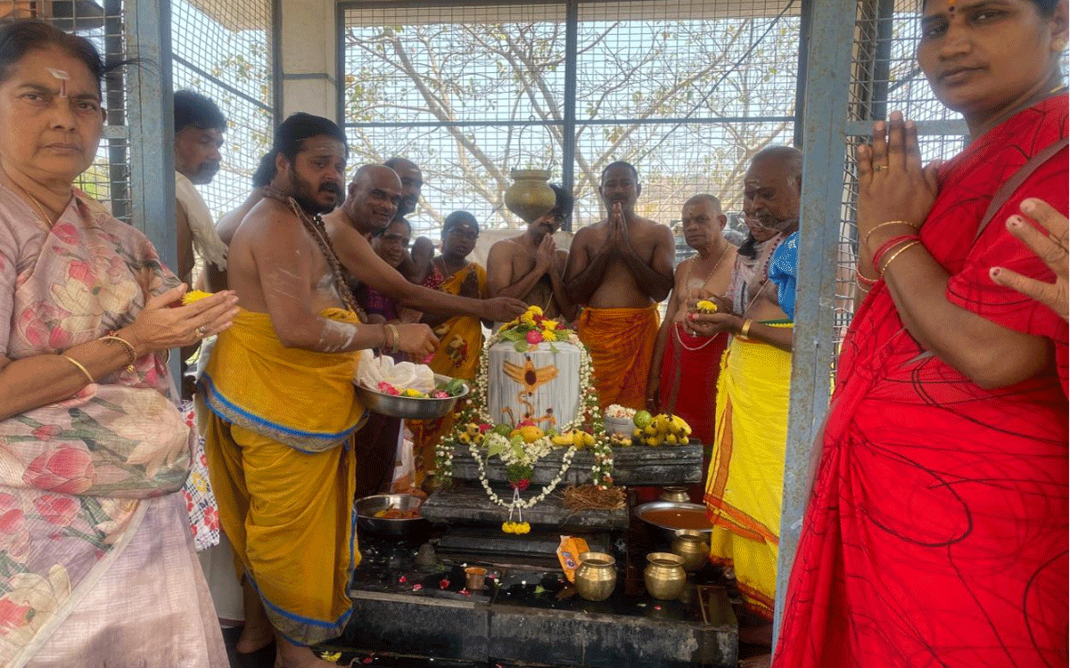 Chivvemla : ఉండ్రుగొండలో ఉమా మహేశ్వరుడికి రుద్రాభిషేకం
