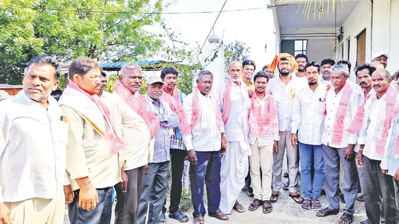 కాంగ్రెస్‌ నుంచి బీఆర్‌ఎస్‌లో చేరిక
