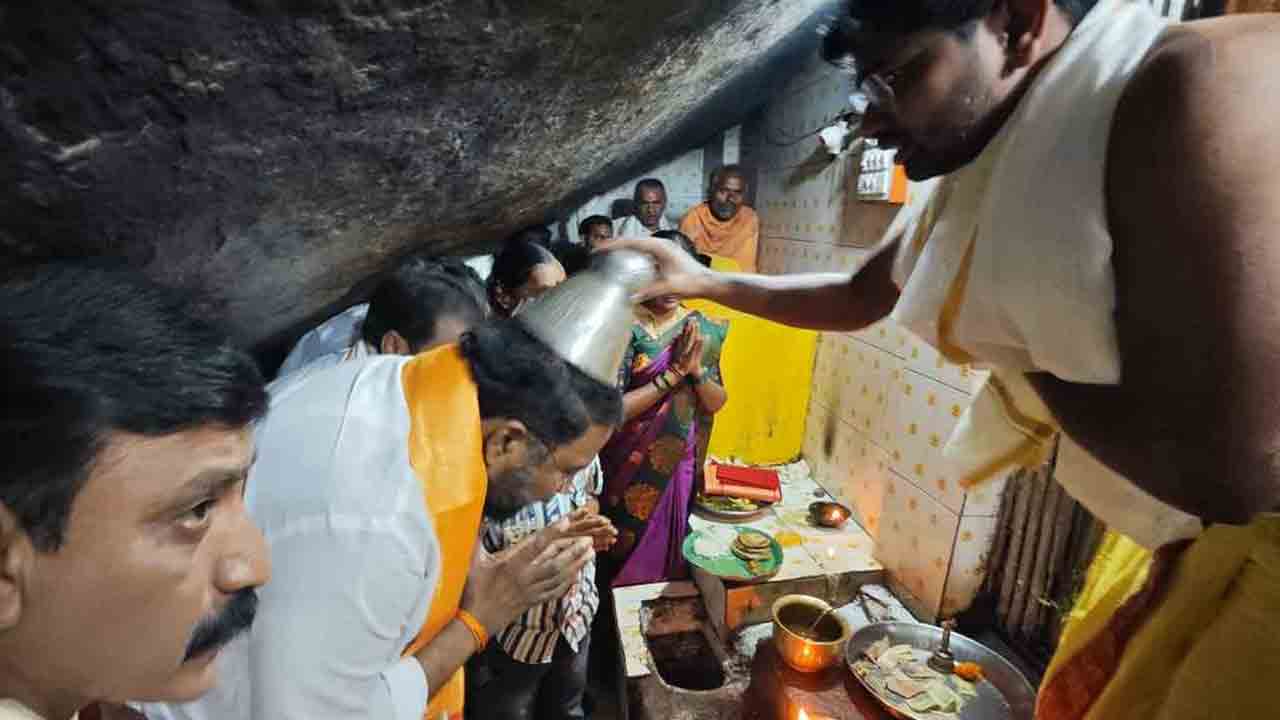 Jatara | వైభవంగా కొనసాగుతున్న లక్ష్మీ వెంకటేశ్వర స్వామి జాతర