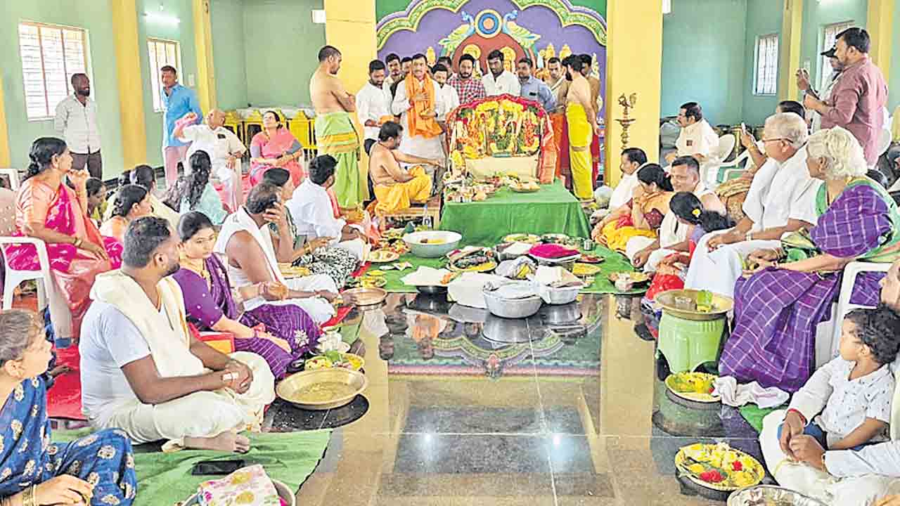 కల్యాణోత్సవంలో పాల్గొన్న వంటేరు