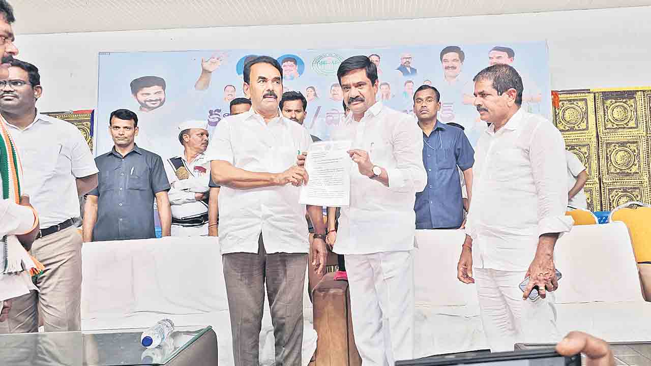 అభివృద్ధి పనుల పురోగతికి చర్యలు తీసుకోండి