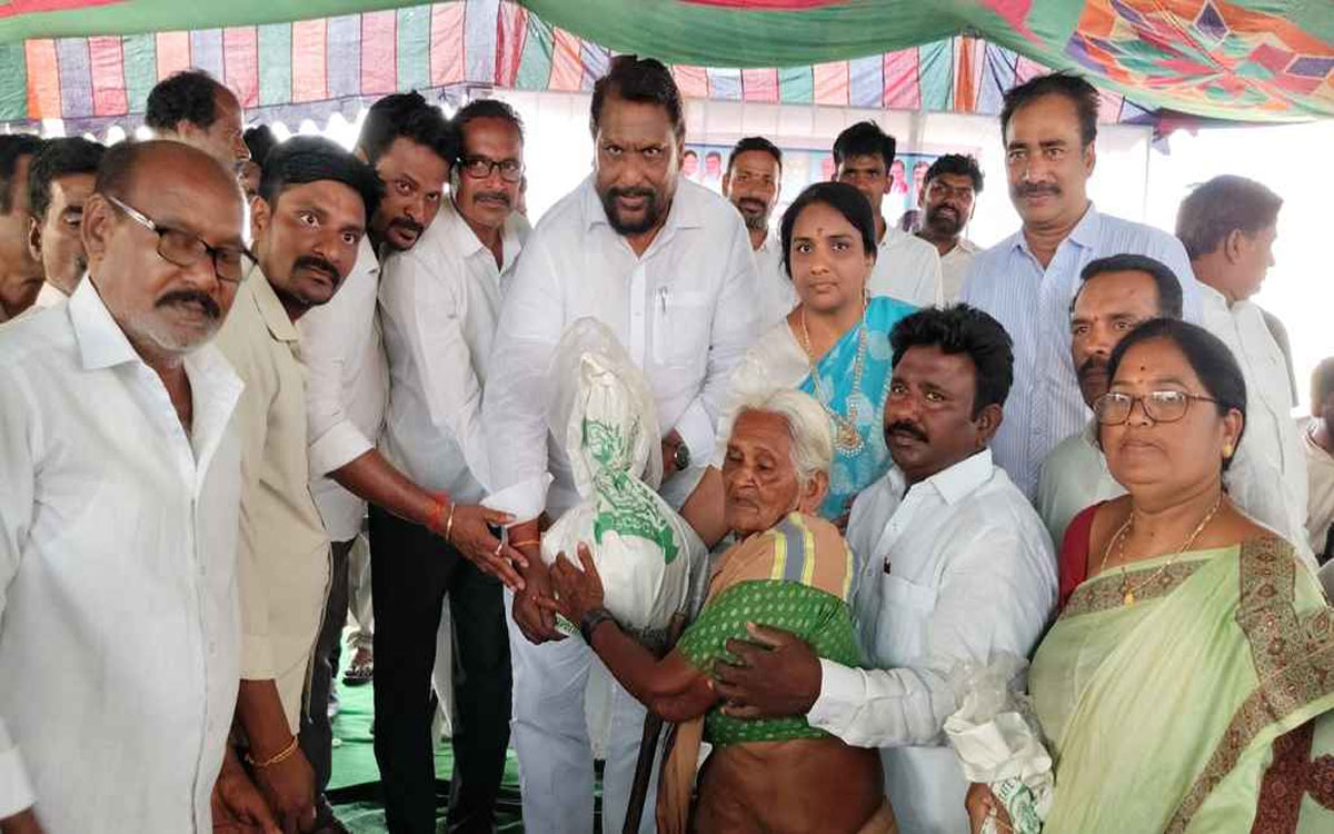 Adluri lakshman kumar | అర్హులందరికీ సన్నబియ్యం పంపిణీ