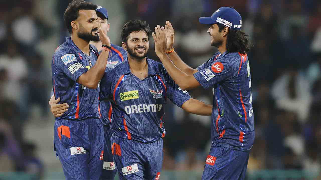 IPL 2025 | ఒకే ఓవ‌ర్లో 21 ప‌రుగులు.. ప‌వ‌ర్ ప్లేలో ముంబై స్కోర్..!