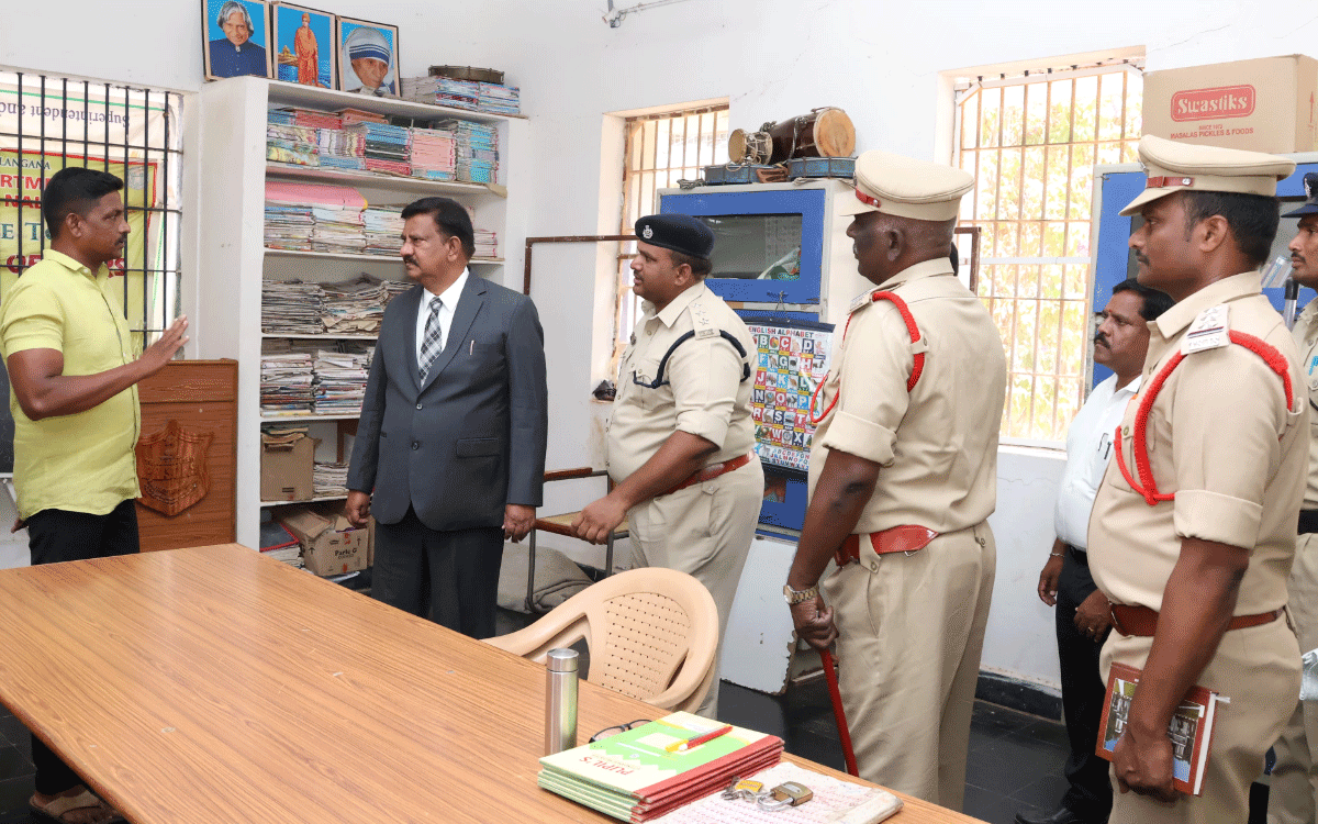 Justice Shameem Akhtar : రాష్ట్ర మానవ హక్కుల కమిషన్ చైర్మన్ న‌ల్ల‌గొండ జిల్లా జైలు సంద‌ర్శ‌న‌