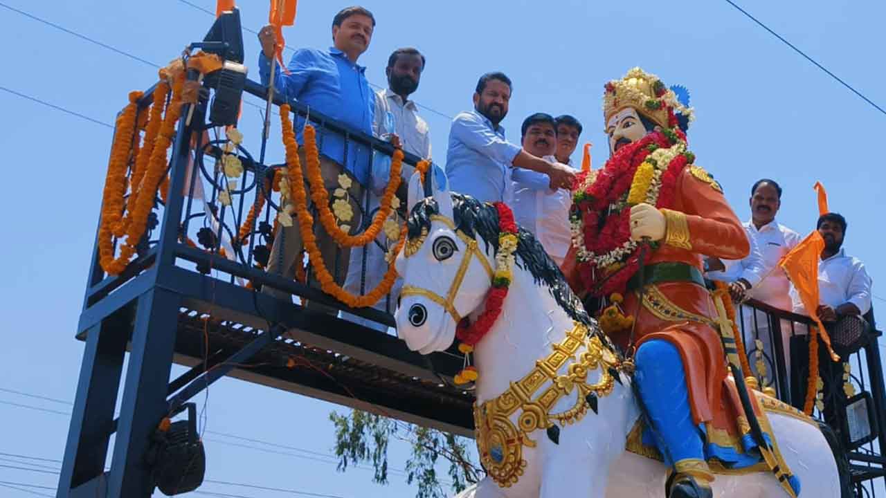 Methuku Anand | బసవేశ్వరుడిని ప్రతి ఒక్కరూ ఆదర్శంగా తీసుకోవాలి : మెతుకు ఆనంద్‌