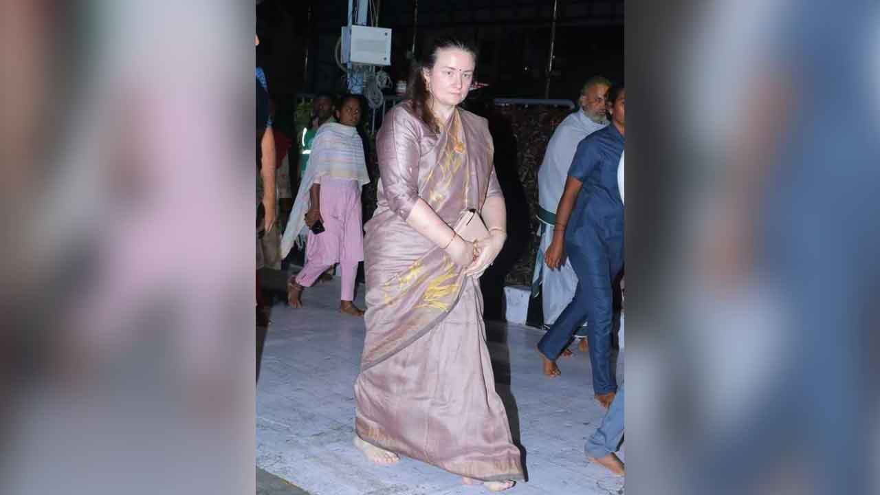 Anna Konidela 6
