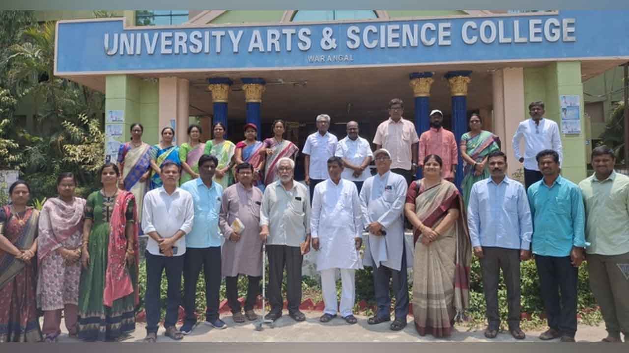 Arts College | ఆర్ట్స్ కళాశాలను సందర్శించిన పాలమూరు సాహితీ వేత్తలు