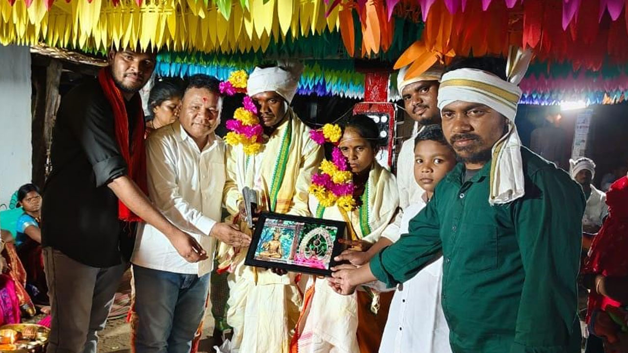 Narsinga rao | ఆదివాసీ సాంప్రదాయాలను కాపాడుకోవాలి: నర్సింగరావు