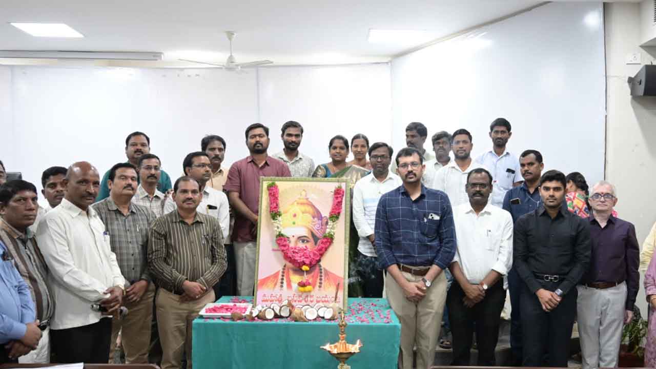 Collector Prateek Jain | అట్టడుగు వర్గాల అభ్యున్నతికి కృషి చేసిన మహనీయుడు బసవేశ్వరుడు : కలెక్టర్‌ ప్రతీక్‌ జైన్‌