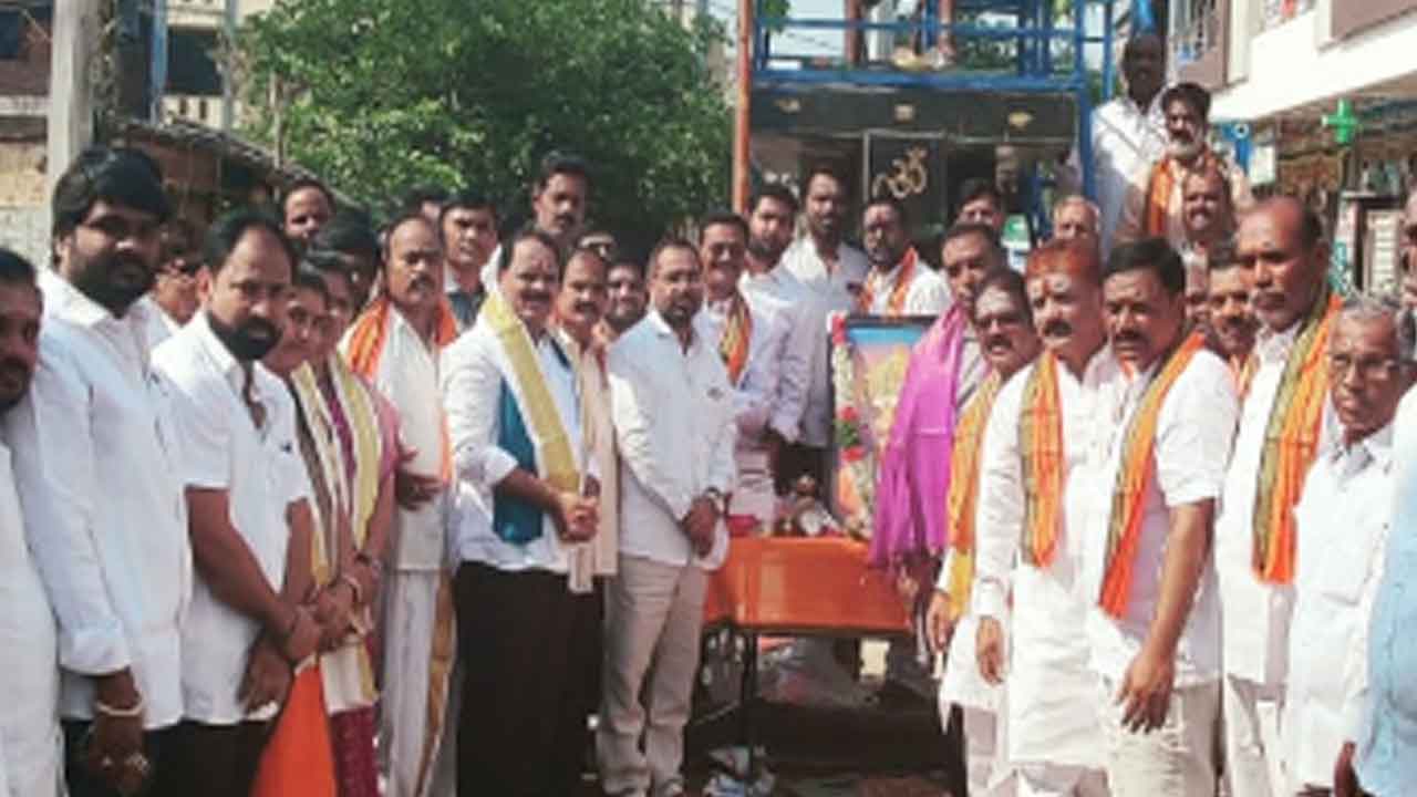 Basaveshwara | బసవేశ్వరుడు గొప్ప సంఘ సంస్కర్త : ఎమ్మెల్యే వీర్లపల్లి శంకర్‌