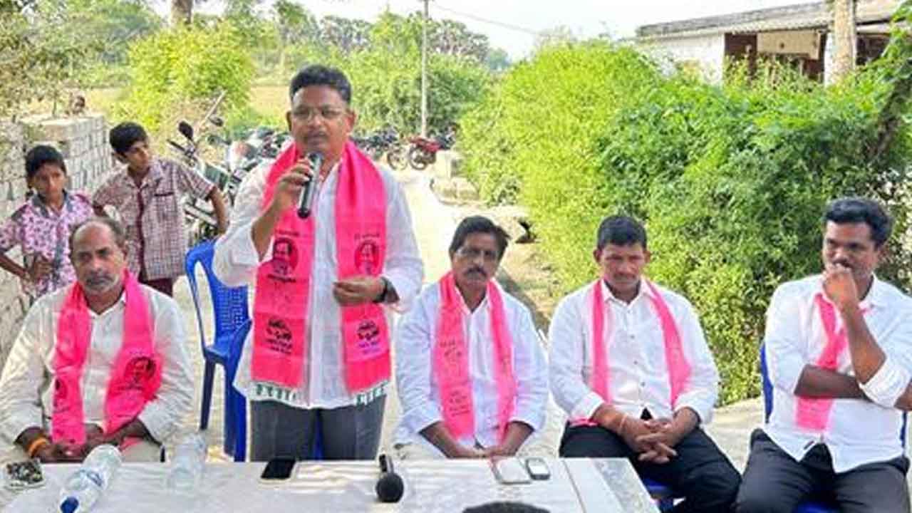 BRS | ఓరుగల్లు సభకు ప్రజలు దండులా కదలి రావాలి : లింగాల కమల్