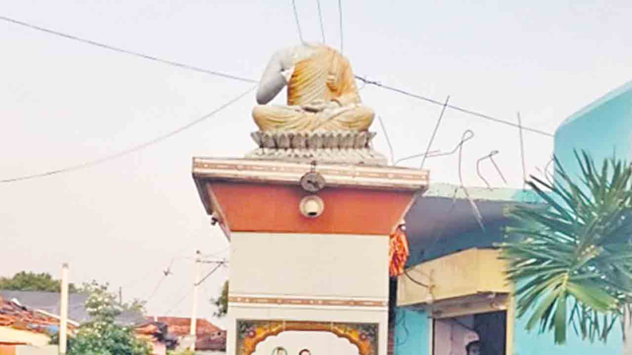 అబ్బెందలో బుద్ధుని విగ్రహం ధ్వంసం