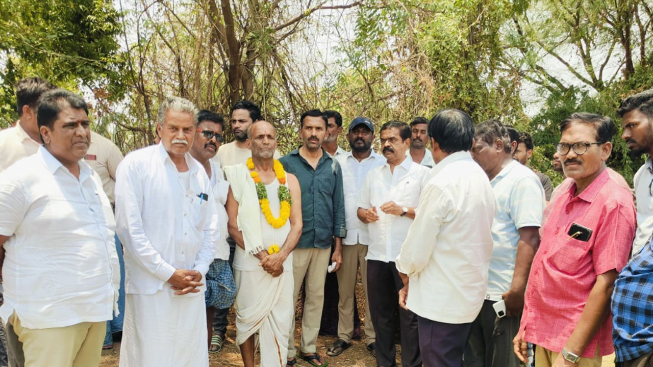 Amarachinta | బాధిత కుటుంబాన్ని పరామర్శించిన మాజీ ఎమ్మెల్యే చిట్టెం రామ్మోహ‌న్ రెడ్డి