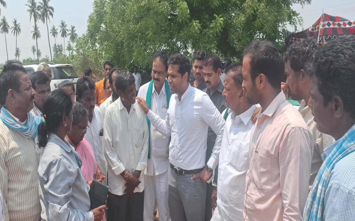 Mudigonda : రైతులు ఇబ్బంది ప‌డుతుంటే ఏం చేస్తున్నారు?.. అధికారుల‌పై ఖ‌మ్మం క‌లెక్ట‌ర్ ఆగ్ర‌హం