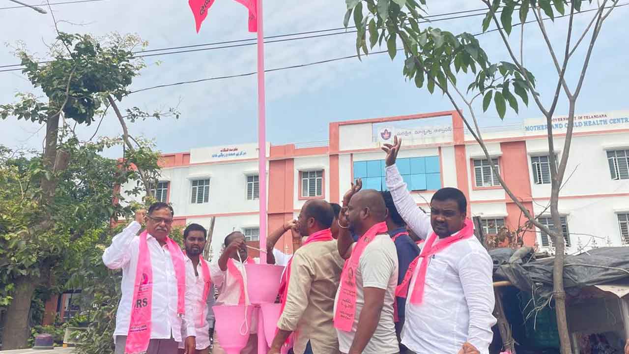 BRS | బీఆర్‌ఎస్‌ సభకు వెళ్తే ప్రభుత్వ పథకాలు రావని బెదిరిస్తున్నారు : దాసరి మనోహర్ రెడ్డి