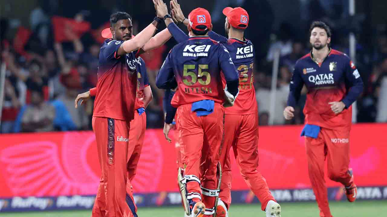 IPL 2025 | ఢిల్లీకి బిగ్ షాక్.. 10 పరుగులకే ఓపెనర్లు ఔట్