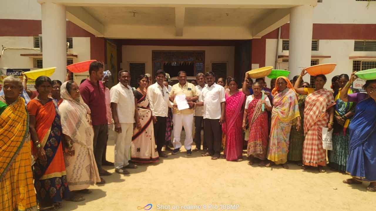 Dharna | విలీన గ్రామాలలో కూలీలకు పని కల్పించాలని ధర్నా