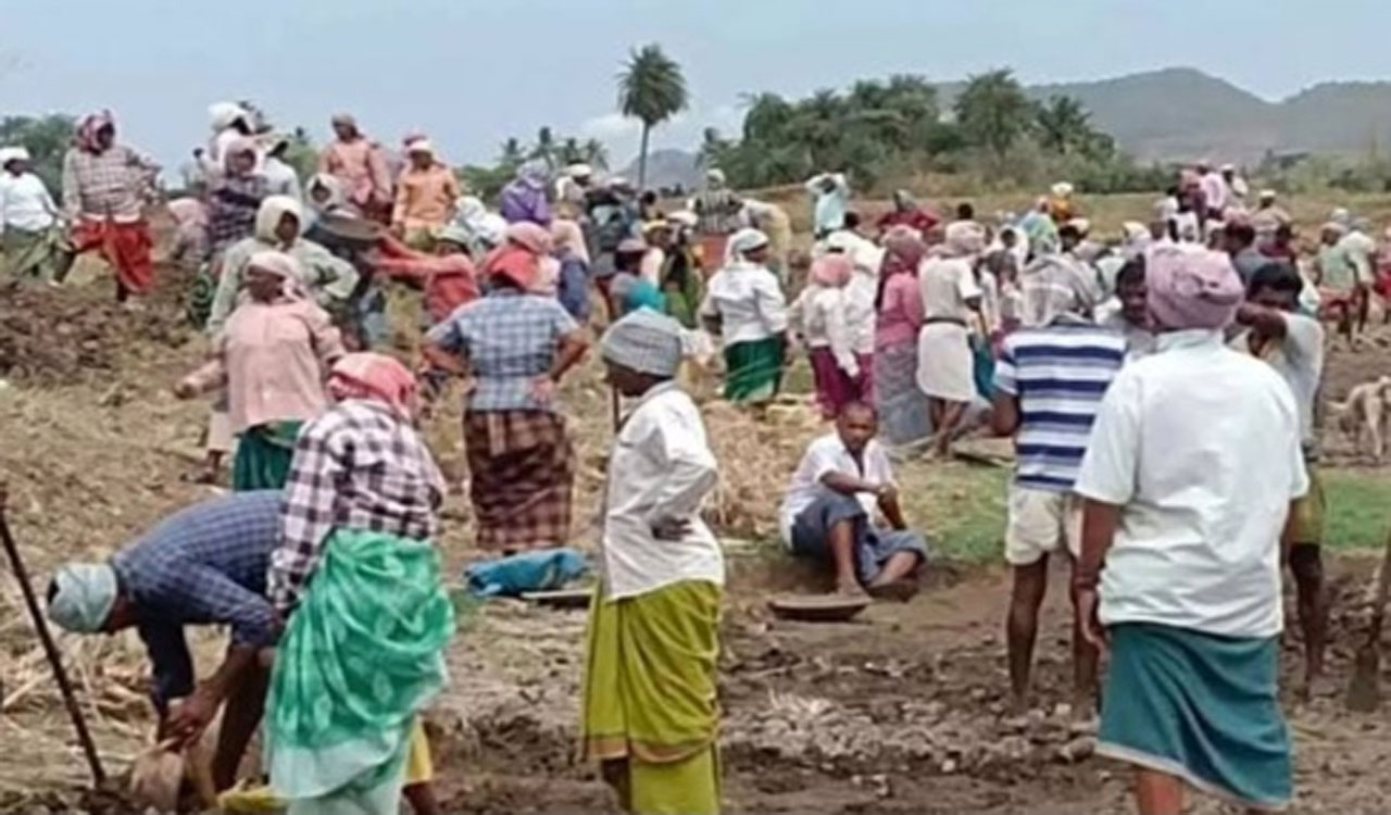 karimnagar | ‘విలీన’ కూలీలకు భరోసా నిచ్చేనా..?