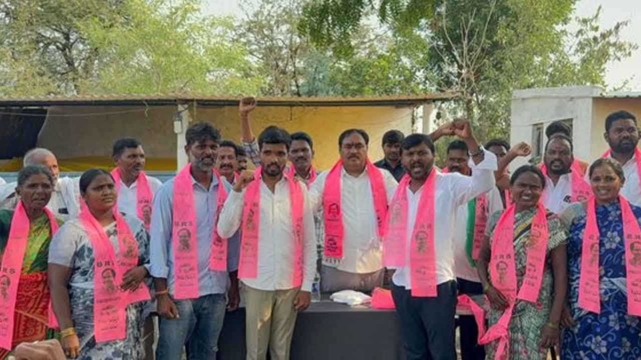 BRS | కక్కిరాలపల్లిలో ఖాళీ అవుతున్న కాంగ్రెస్ పార్టీ.. బీఆర్‌ఎస్‌లోకి కొనసాగుతున్న వలసలు