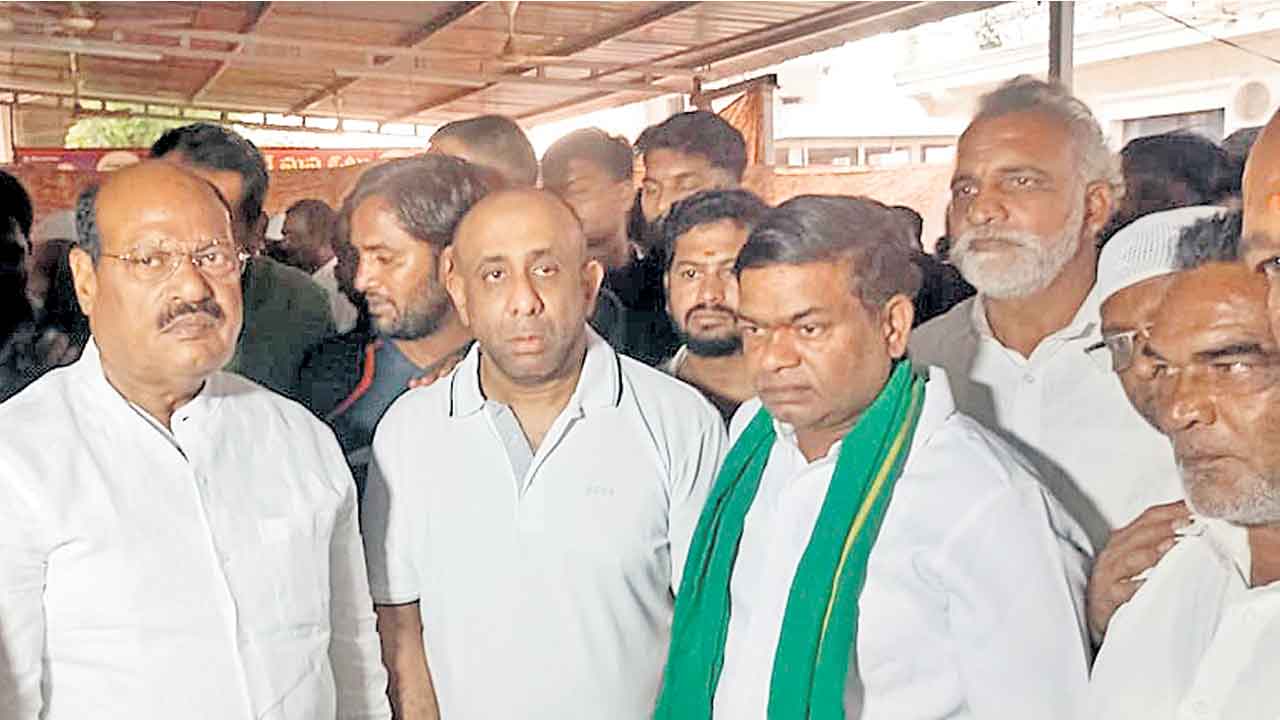 బీఆర్ఎస్ మాజీ ఎమ్మెల్యే షకీల్ అరెస్ట్