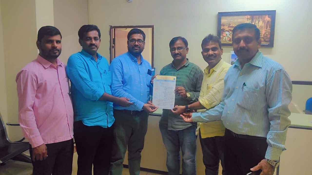 ఫీజు రీయింబర్స్మెంట్ ఇవ్వాల్సిందే!