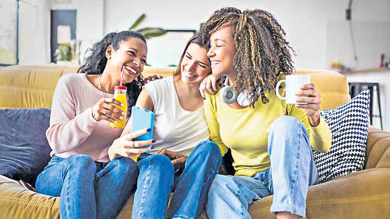 పరిమళించే స్నేహం