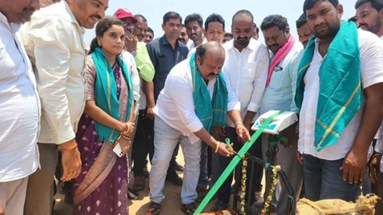 MLA Gangula | ధాన్యం డబ్బులు వెంటనే రైతుల ఖాతాల్లో జమ చేయాలి : ఎమ్మెల్యే గంగుల