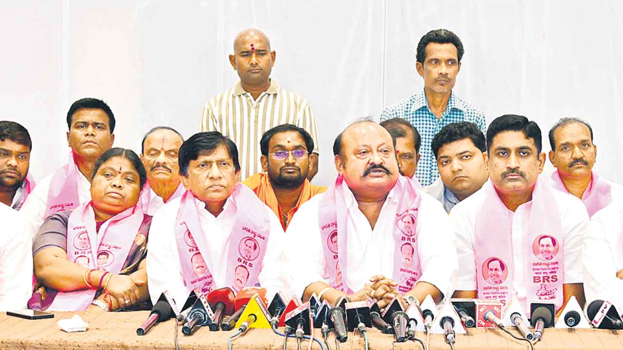 సభకు లక్షన్నర మంది!