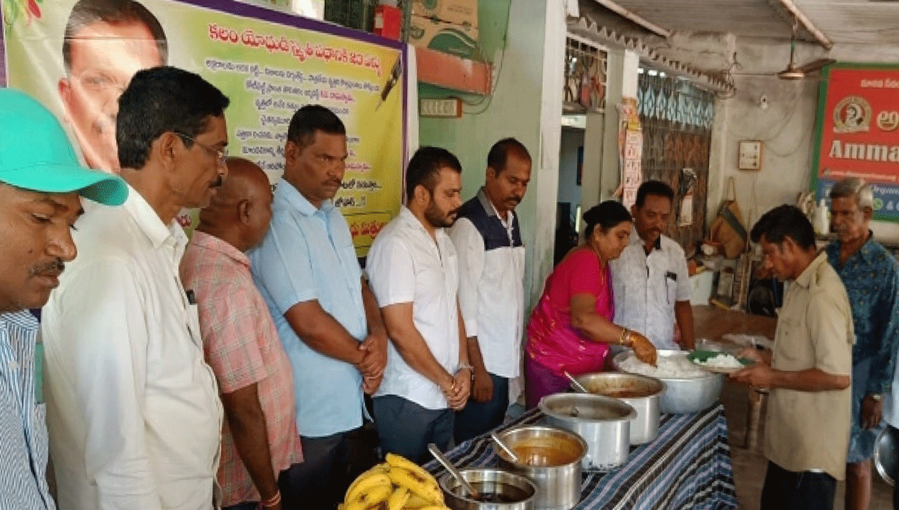 Coal Belt | కోల్ బెల్ట్ తొలి తరం జర్నలిస్ట్ యాదిలో సేవా కార్యక్రమాలు