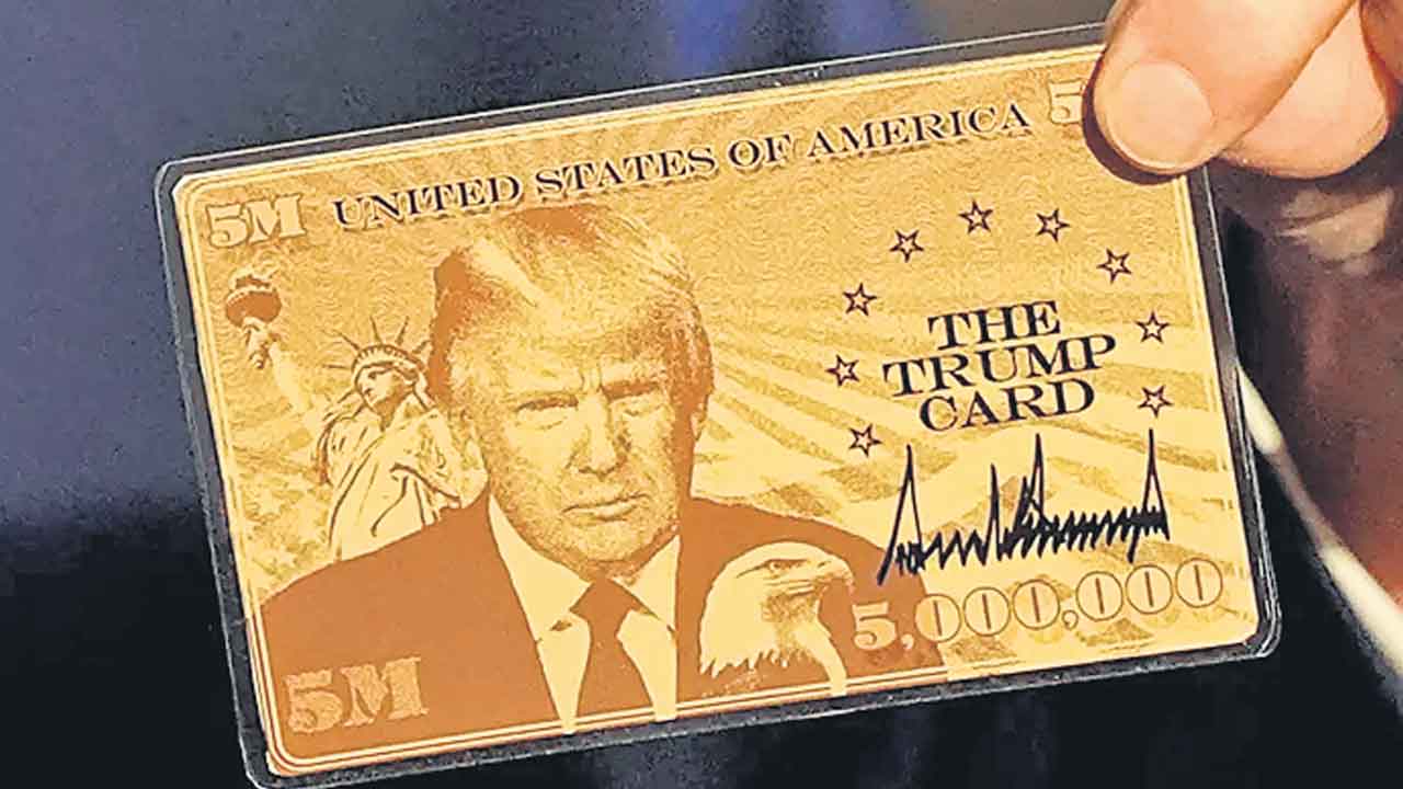 Gold Card | ఇదిగో గోల్డ్‌ కార్డ్‌.. ఫస్ట్‌లుక్‌ను ఆవిష్కరించిన ట్రంప్‌