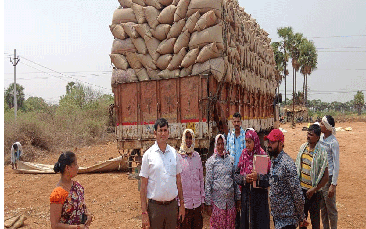 Kattangur : ధాన్యం కొనుగోళ్లు వేగవంతం చేయాలి : తాసీల్దార్ గుగులోతు ప్రసాద్