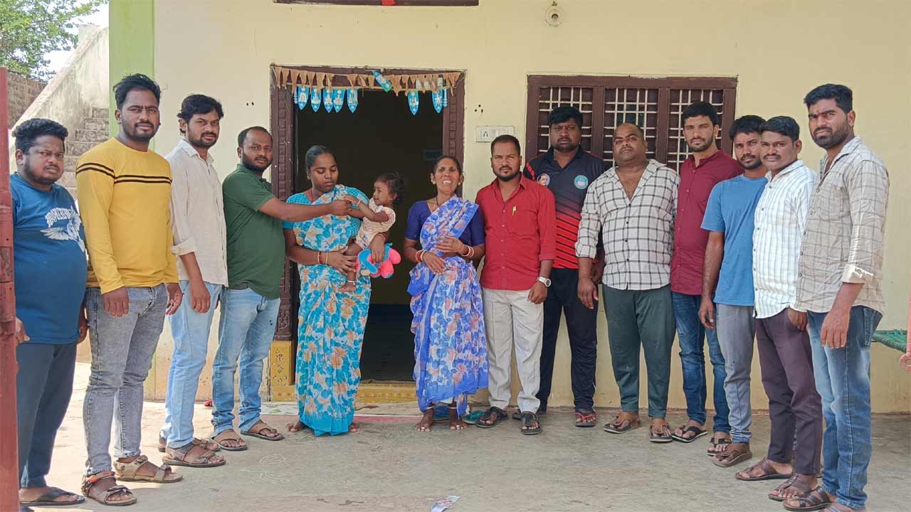 Talakondapally | స్నేహితుడి కుటుంబానికి ఆర్థిక సాయం