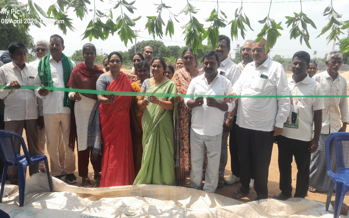 Anantagiri : రైతులు నాణ్యమైన ధాన్యం తెచ్చి మద్దతు ధర పొందాలి : తాసీల్దార్ హిమబిందు