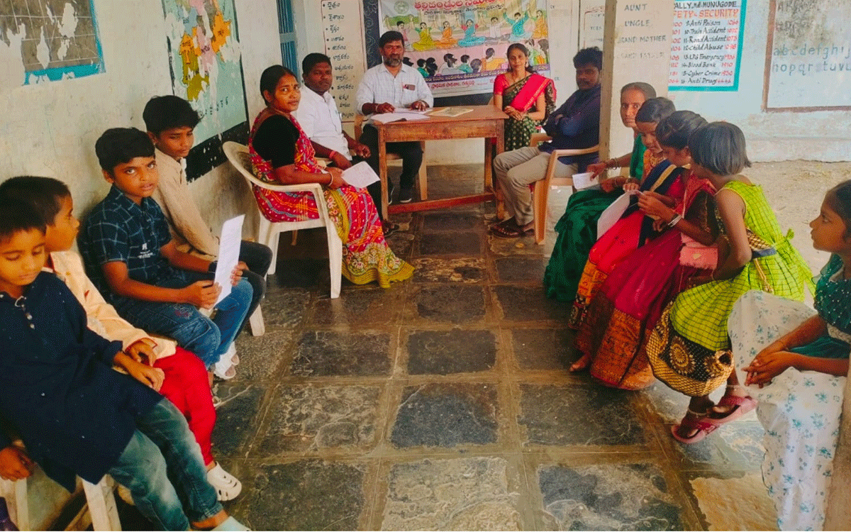 Munugode : ప్ర‌భుత్వ‌ పాఠశాలలను బలోపేతం చేయాలి : హెచ్ఎం న‌ర్సిరెడ్డి